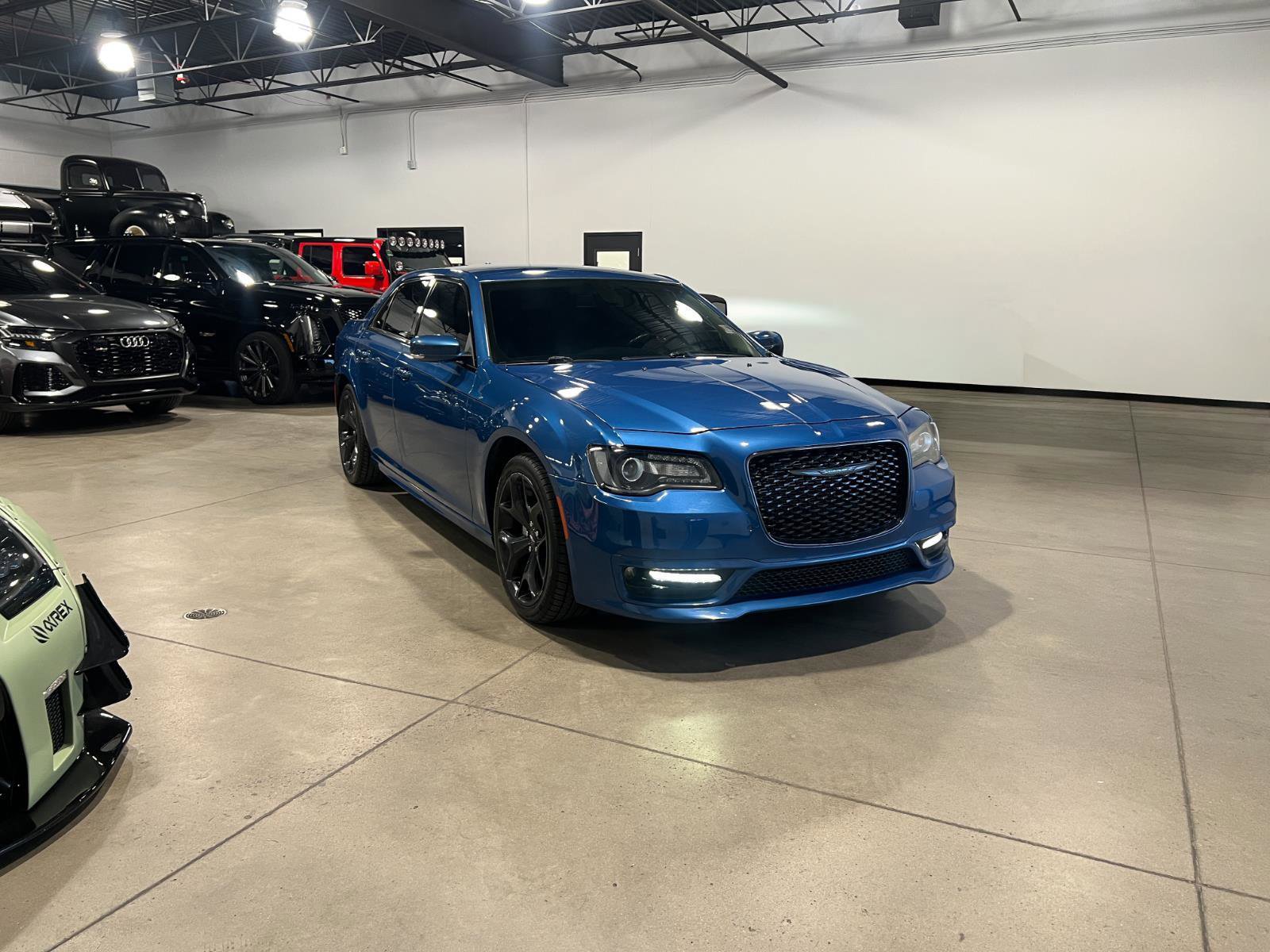 Used 2022 Chrysler 300 Touring L image 1