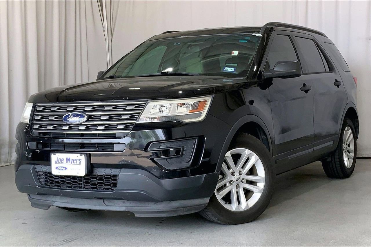 Used 2017 Ford Explorer FWD image 2
