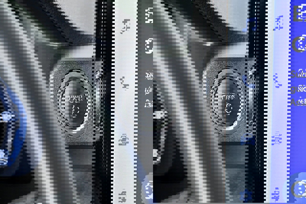 Used 2025 Toyota 4Runner Trailhunter image 30