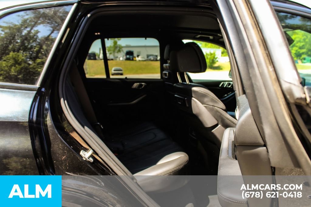 Used 2019 BMW X5 xDrive40i w/ M Sport Package AWD/4WD image 19