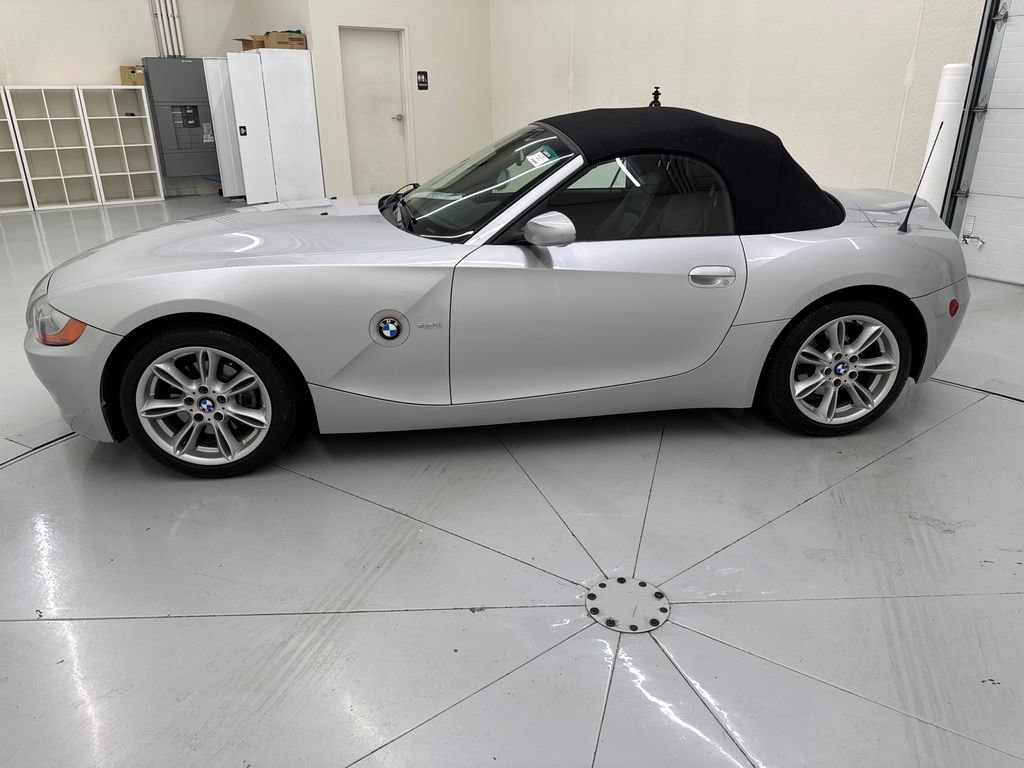 Used 2004 BMW Z4 3.0i RWD image 2