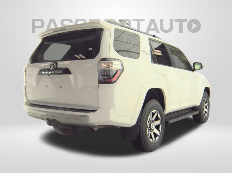 Used 2024 Toyota 4Runner TRD Off-Road Premium image 2