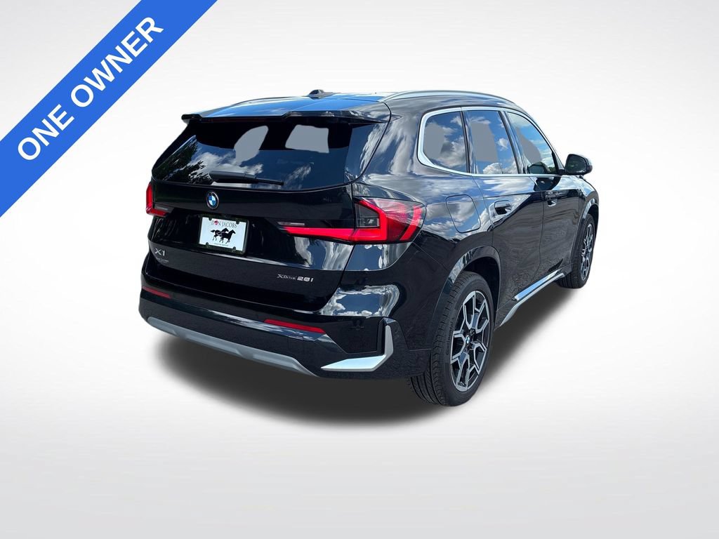 Used 2025 BMW X1 xDrive28i AWD/4WD image 3