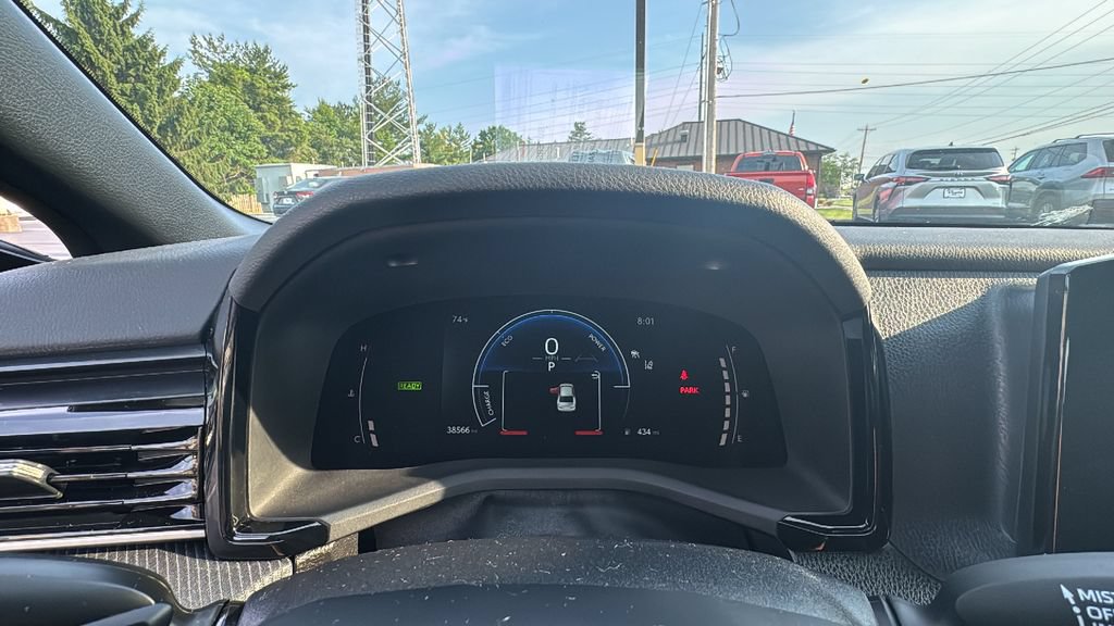 Used 2025 Toyota Camry SE FWD image 17