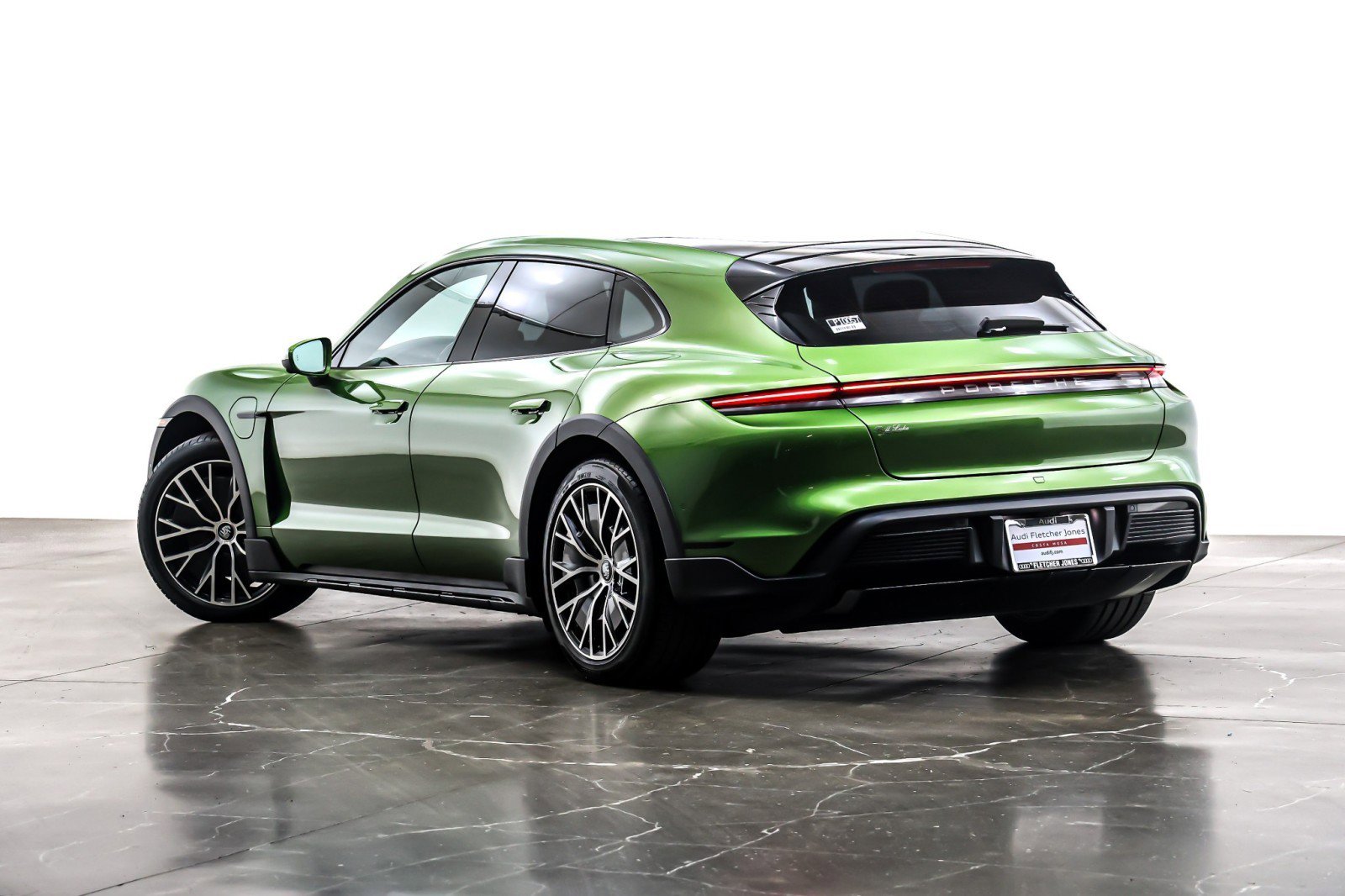 Used 2023 Porsche Taycan 4S image 11