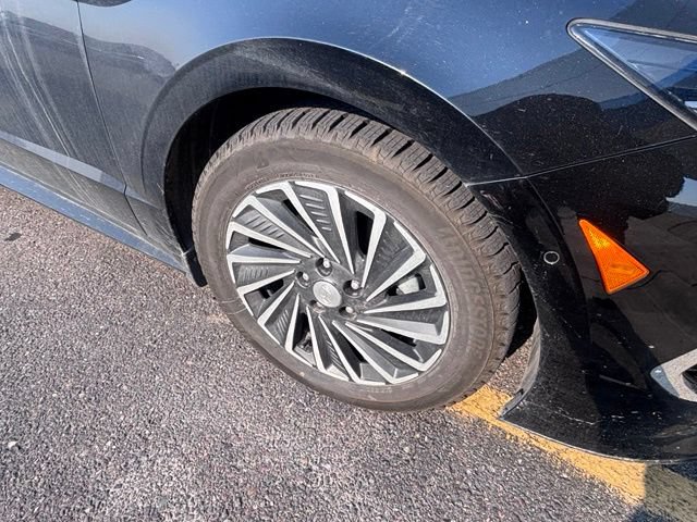 Used 2022 Hyundai Sonata Limited w/ Winter Weather Package FWD image 11