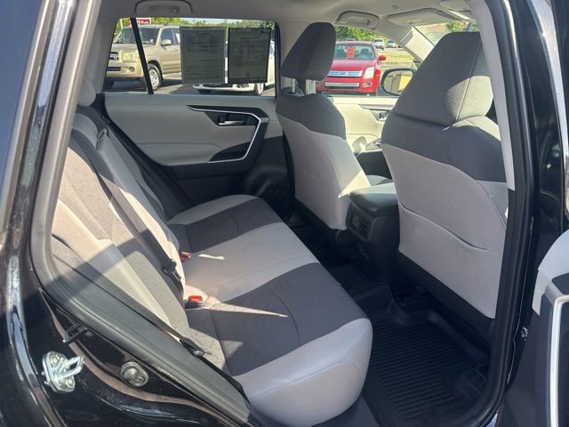 Used 2025 Toyota RAV4 XLE image 16