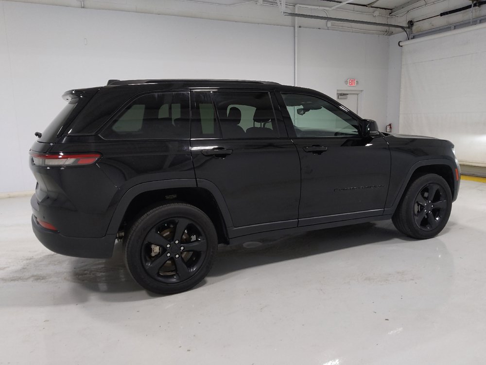 Used 2022 Jeep Grand Cherokee Altitude AWD/4WD image 10
