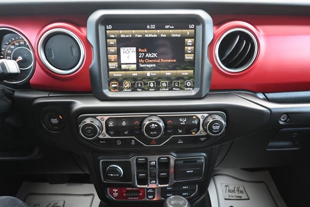 Used 2023 Jeep Wrangler Unlimited Rubicon w/ Cold Weather Group AWD/4WD image 32