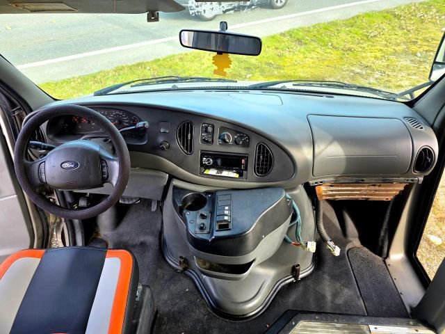 Used 2007 Ford E-350 and Econoline 350 Super Duty image 9