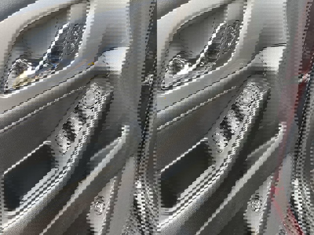 Used 2023 Chevrolet Traverse LT image 22