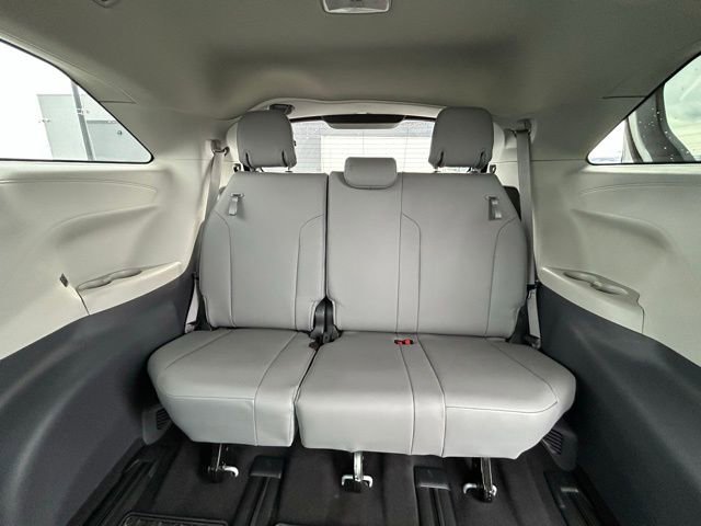 Used 2021 Toyota Sienna XLE image 51