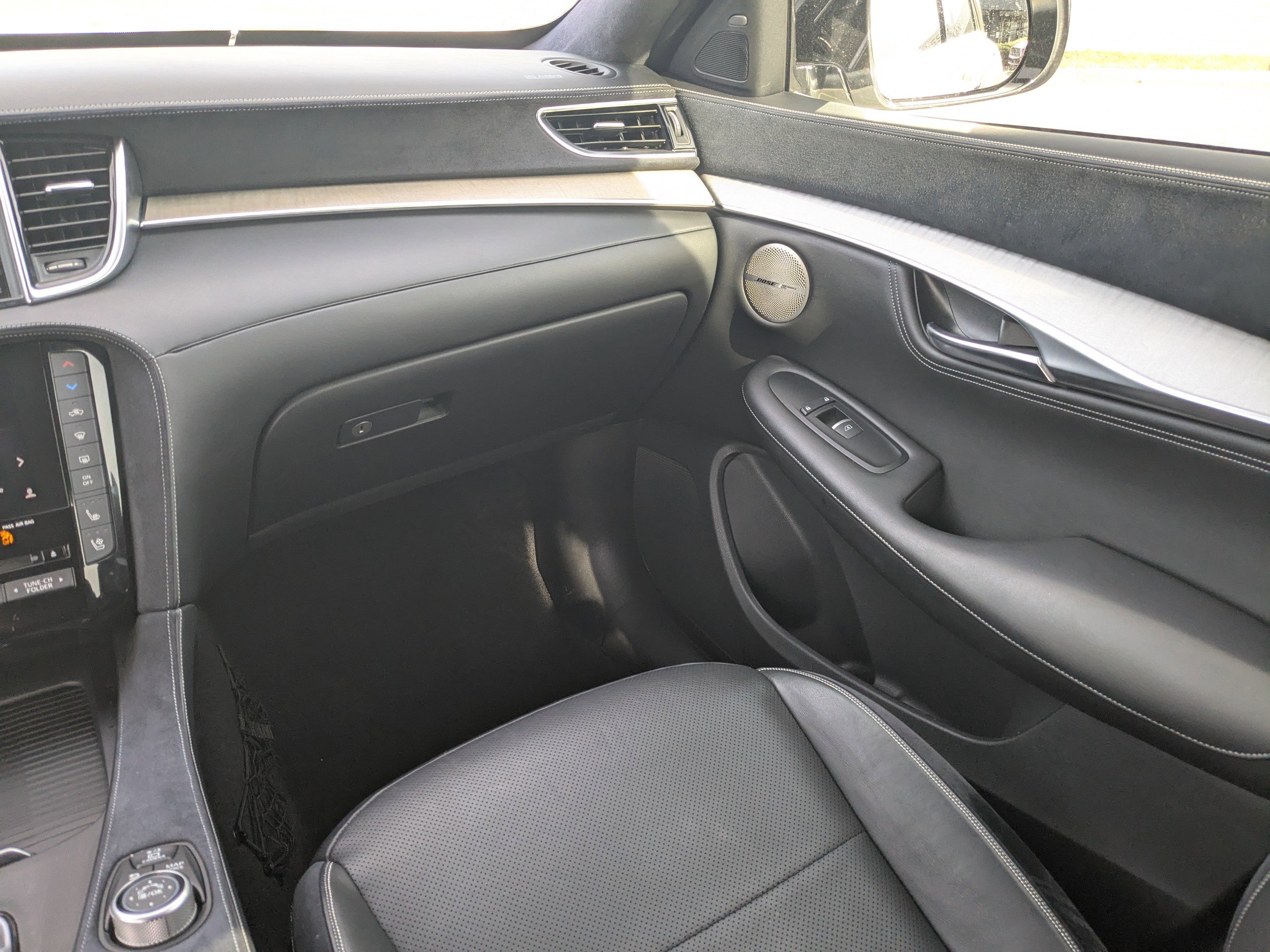 Used 2019 INFINITI QX50 Essential w/ Sensory Package image 19