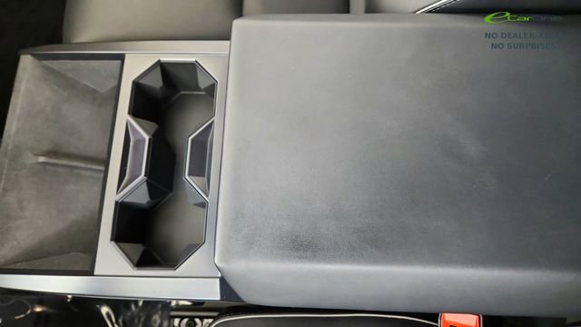 Used 2024 Tesla Cybertruck AWD Crew Cab image 45