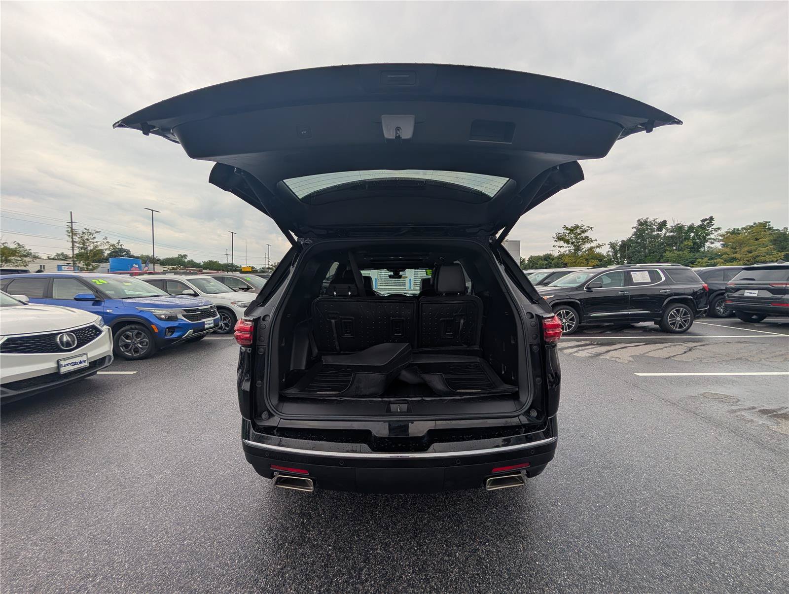 Used 2023 Chevrolet Traverse Premier w/ LPO, Floor Liner Package AWD/4WD image 14