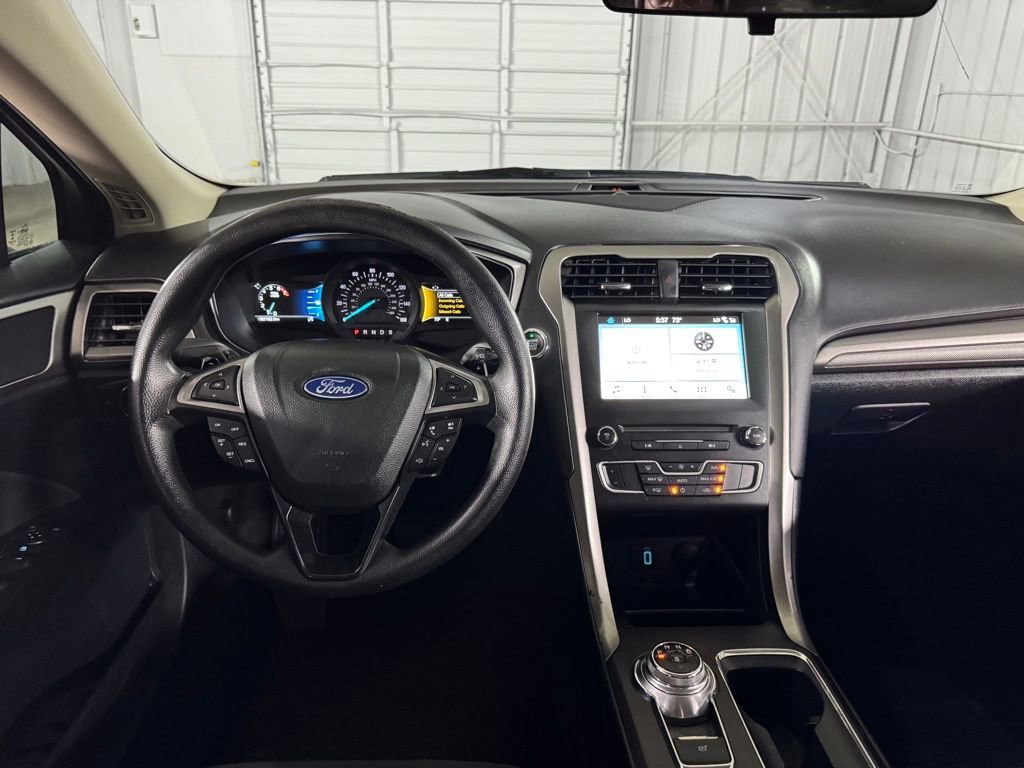 Used 2018 Ford Fusion SE w/ Fusion SE Technology Package FWD image 24