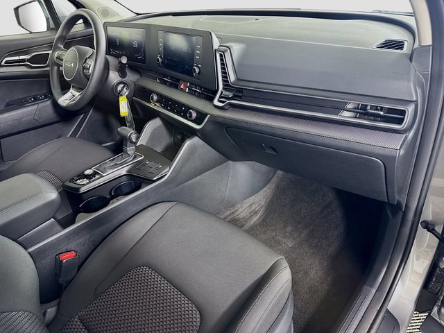 Used 2025 Kia Sportage LX AWD/4WD image 30