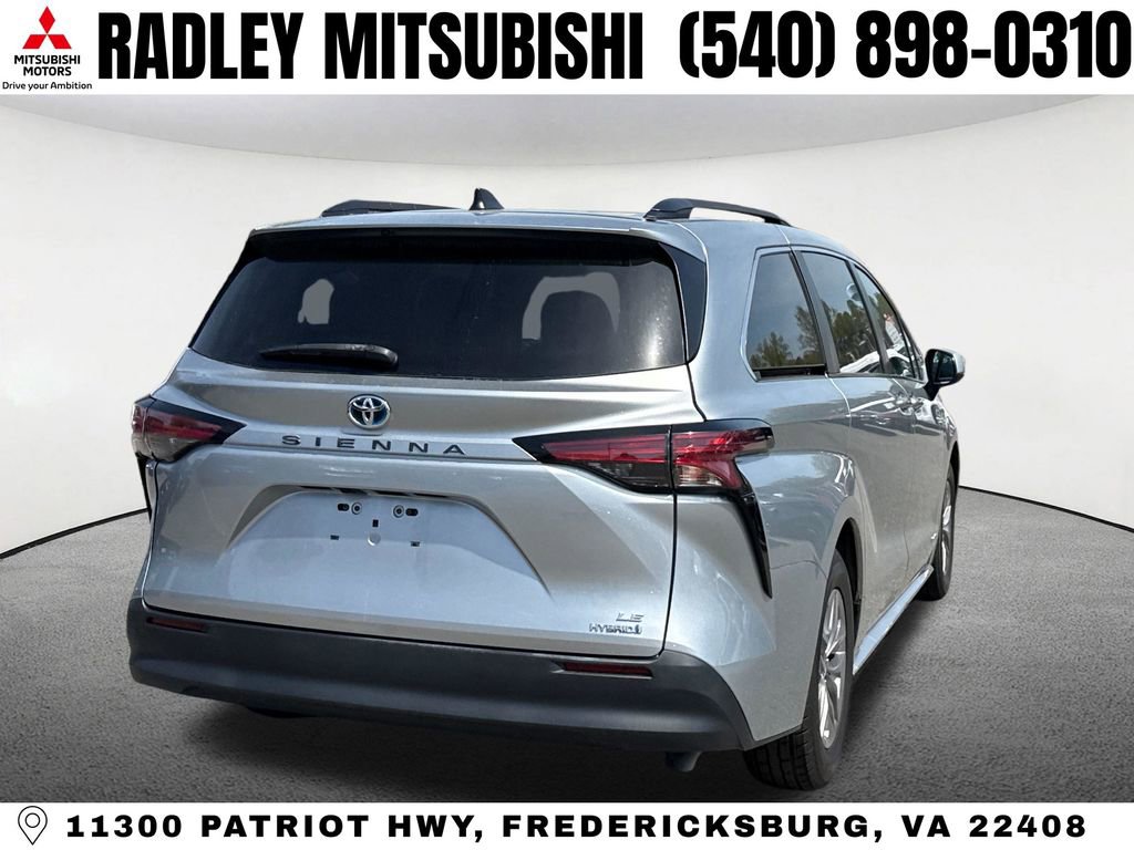 Used 2021 Toyota Sienna LE w/ LE Plus Package image 19