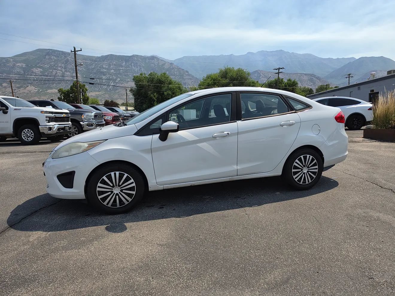 Used 2012 Ford Fiesta SE FWD image 3