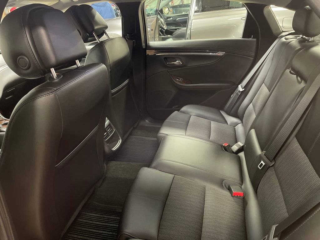 Used 2014 Chevrolet Impala LT w/ Convenience Package FWD image 27