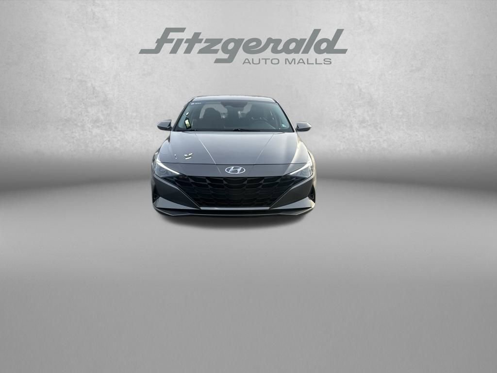 Used 2023 Hyundai Elantra SEL image 2