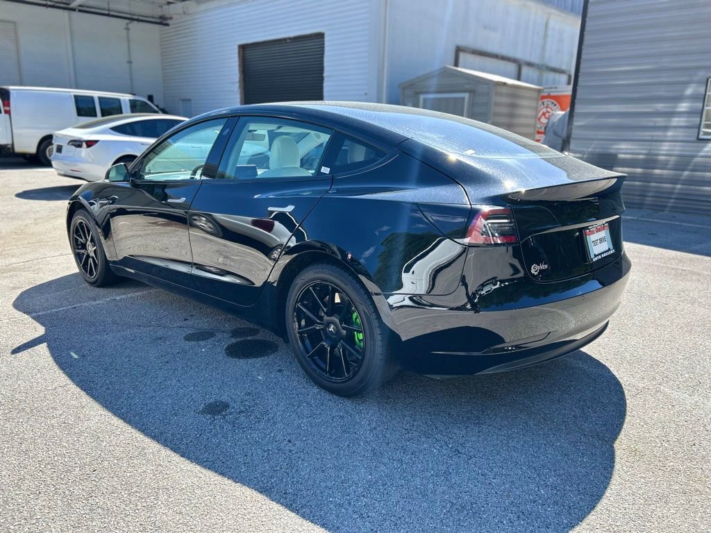 Used 2019 Tesla Model 3 Standard Range Plus image 5