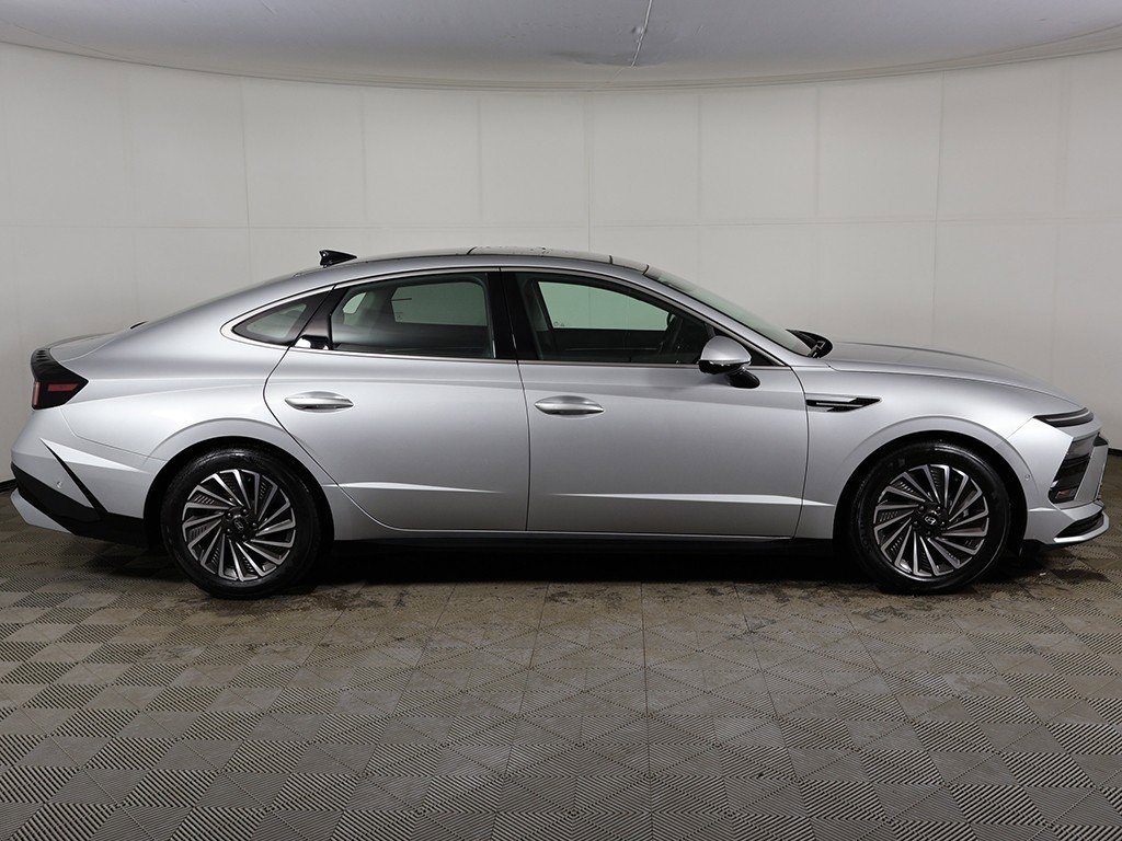 Used 2025 Hyundai Sonata Limited image 19