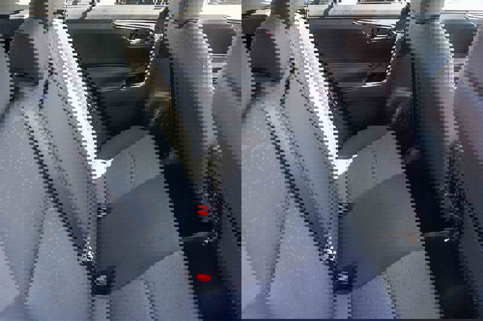 Used 2022 Toyota RAV4 XLE w/ Convenience Package image 16