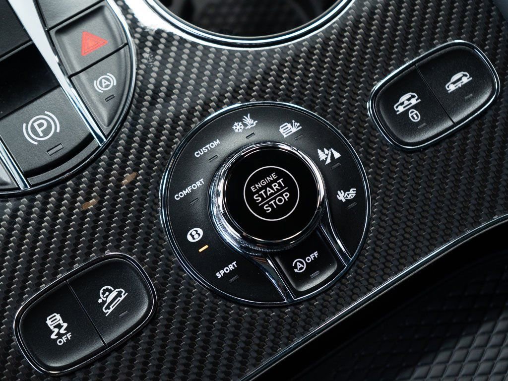 Used 2025 Bentley Bentayga Extended Wheelbase image 36