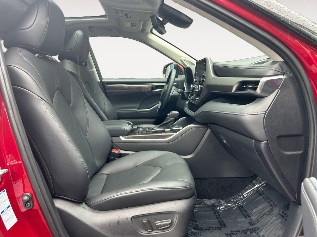 Used 2020 Toyota Highlander Limited AWD/4WD image 25