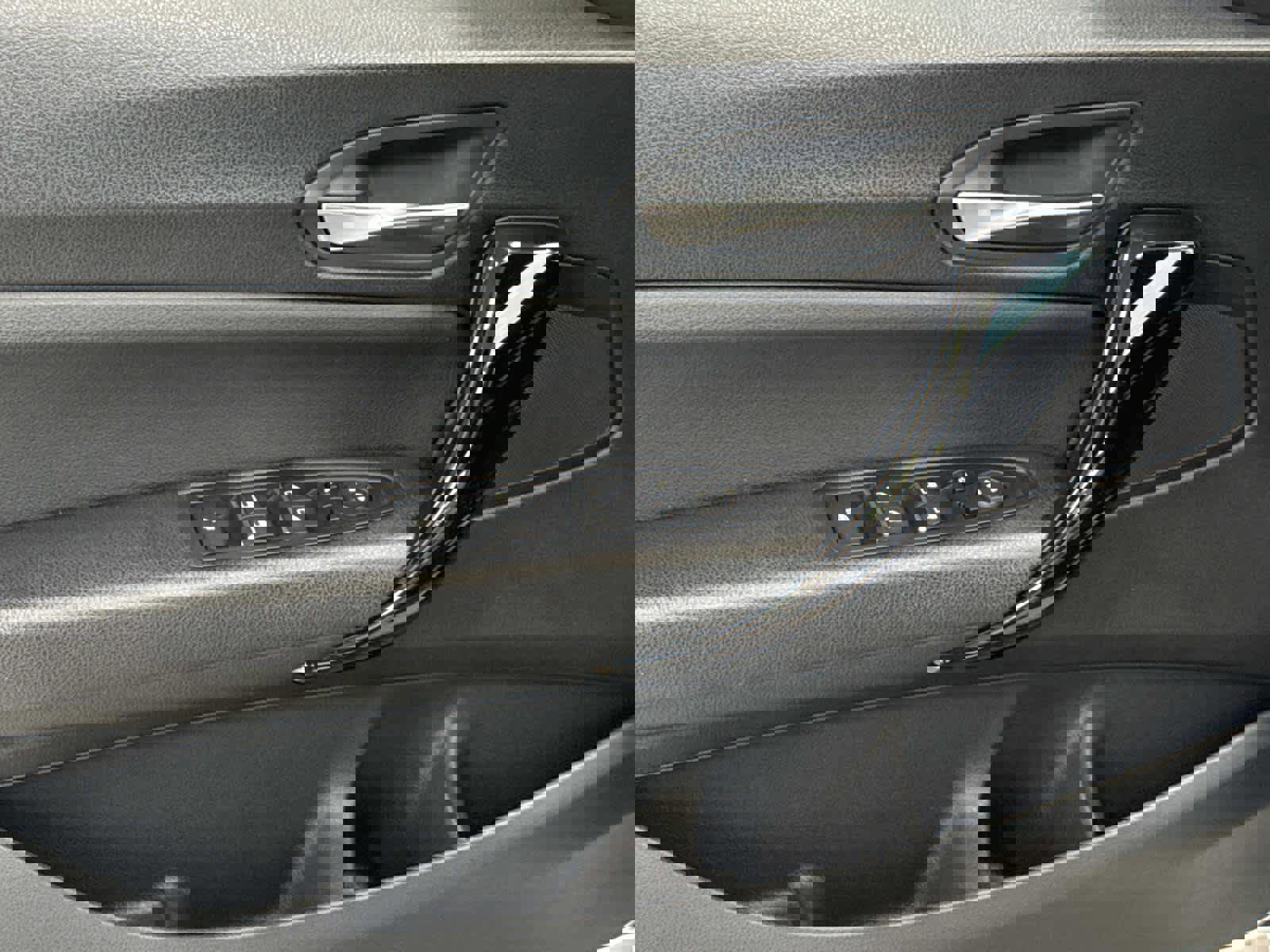 Used 2020 BMW 230i xDrive Convertible w/ Convenience Package image 27