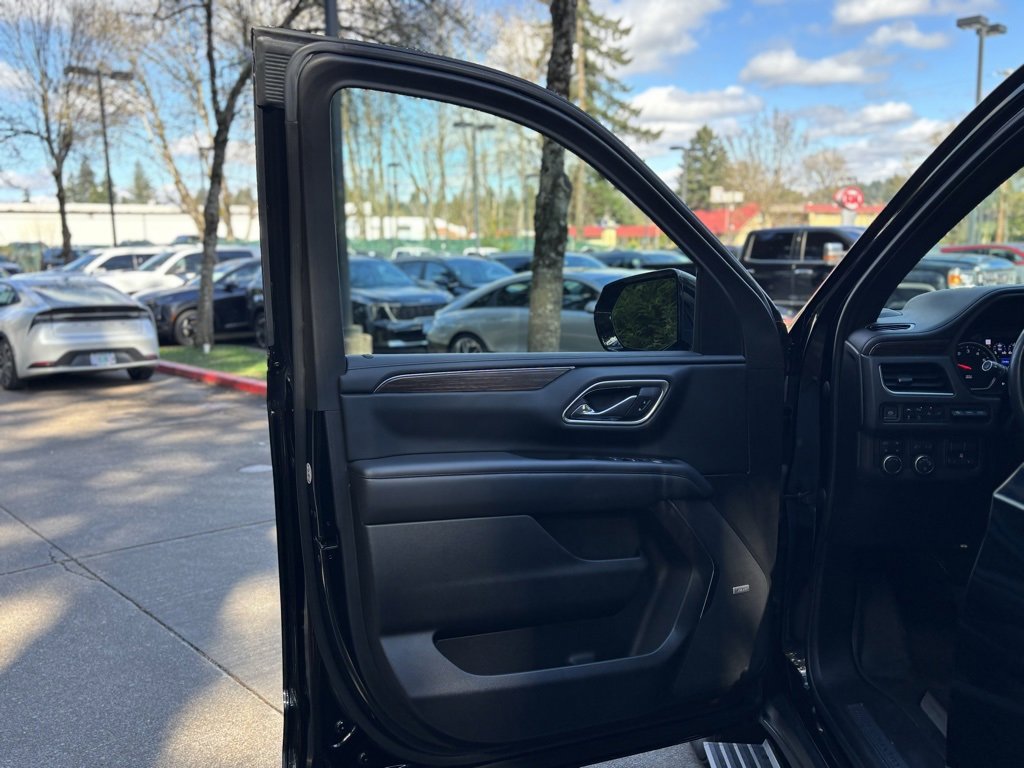 Used 2021 Chevrolet Tahoe High Country image 11