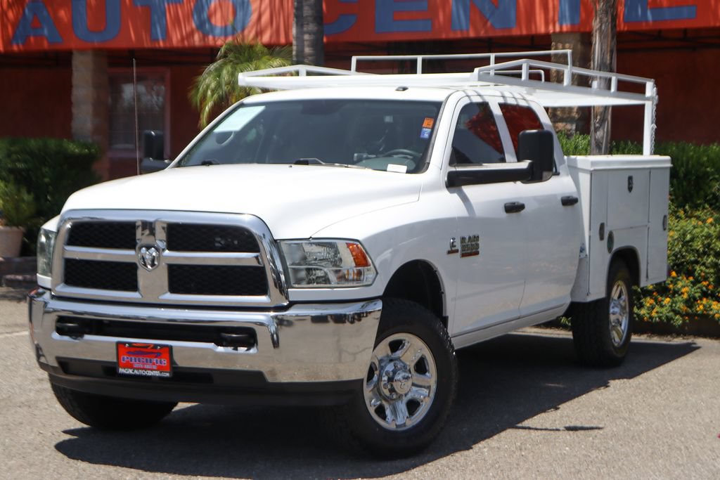 Used 2017 RAM 3500 Tradesman w/ Chrome Appearance Group AWD/4WD image 4