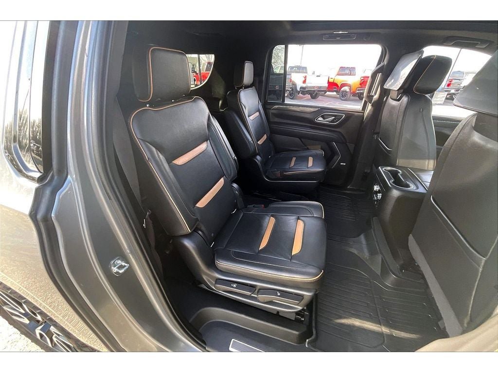 Used 2022 GMC Yukon XL AT4 w/ AT4 Premium Plus Package AWD/4WD image 29