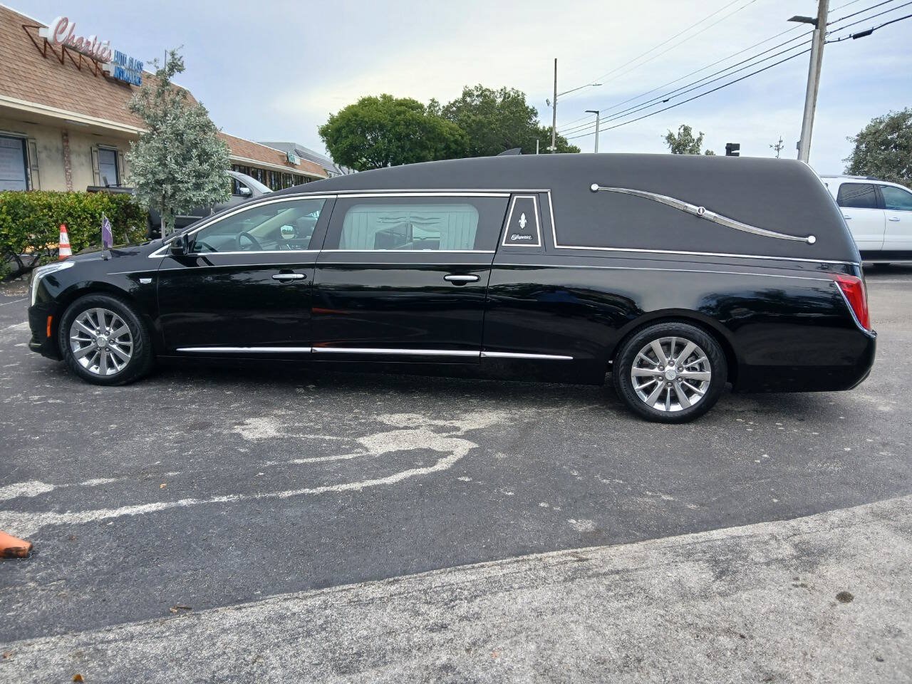 Used 2018 Cadillac XTS FWD image 3