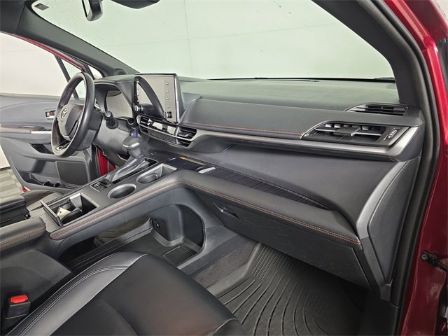 Used 2022 Toyota Sienna XSE image 20