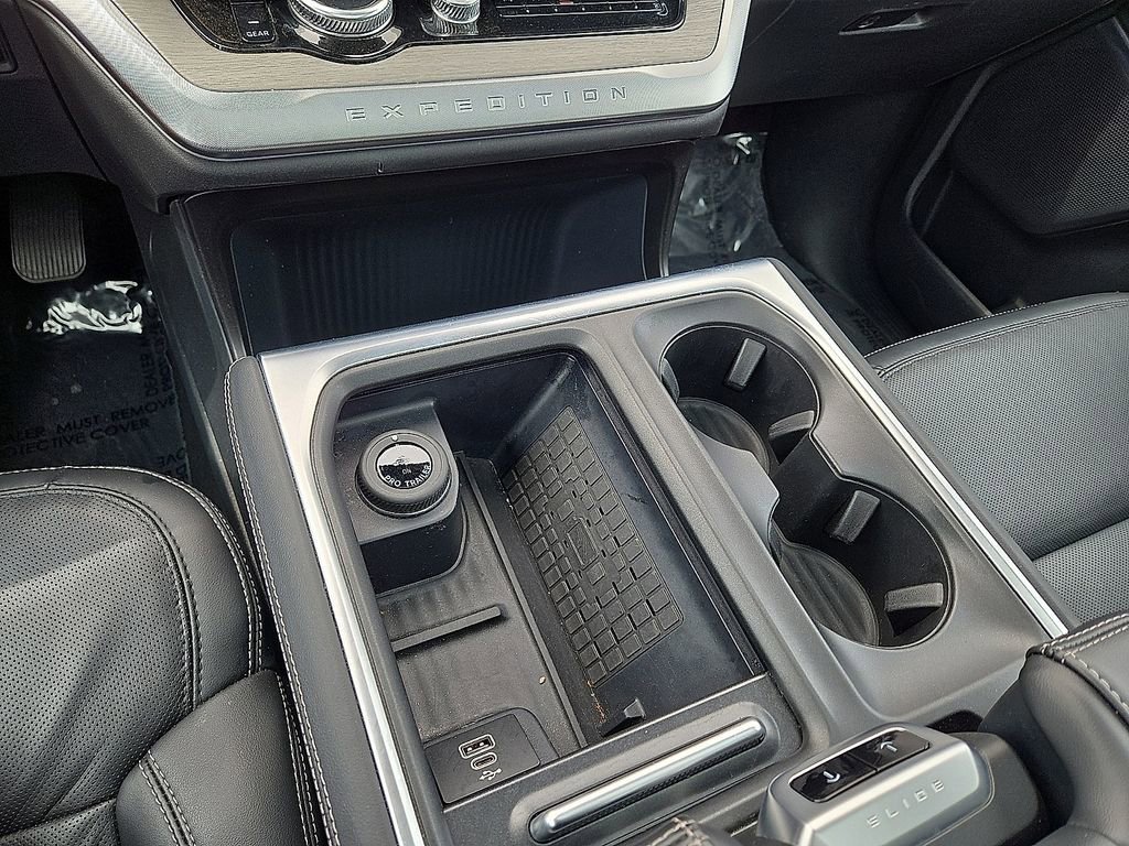 Used 2025 Ford Expedition Max Platinum AWD/4WD image 30