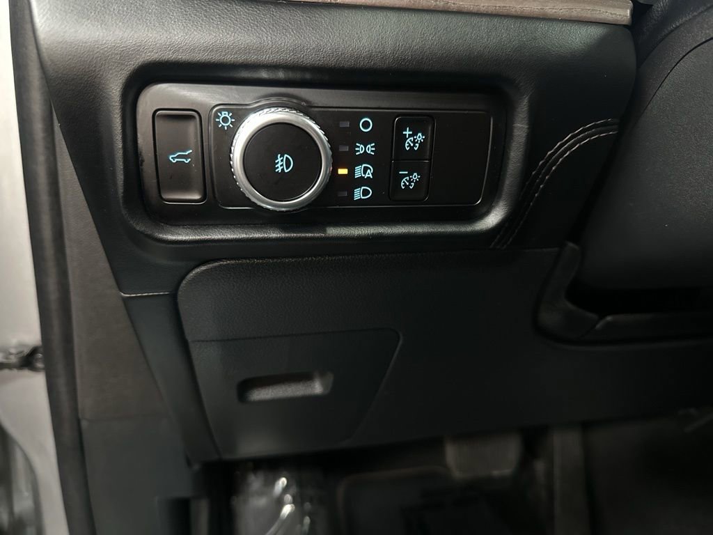 Used 2022 Ford Explorer Platinum w/ Equipment Group 601A AWD/4WD image 31