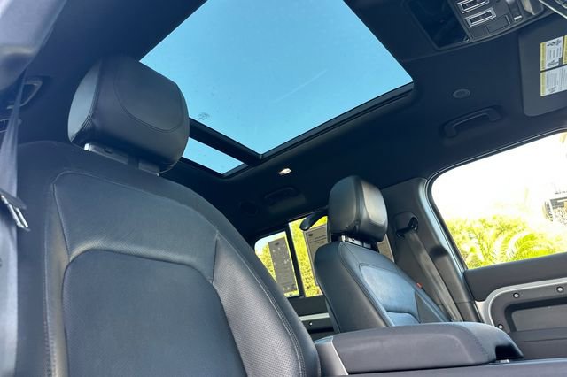 Certified 2023 Land Rover Defender 130 X-Dynamic SE image 16