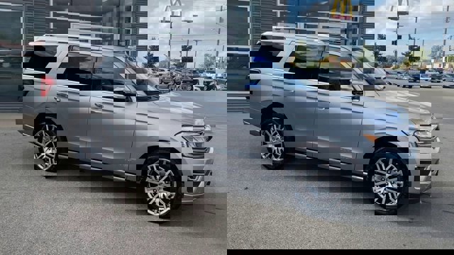 Certified 2023 Ford Expedition Platinum image 3