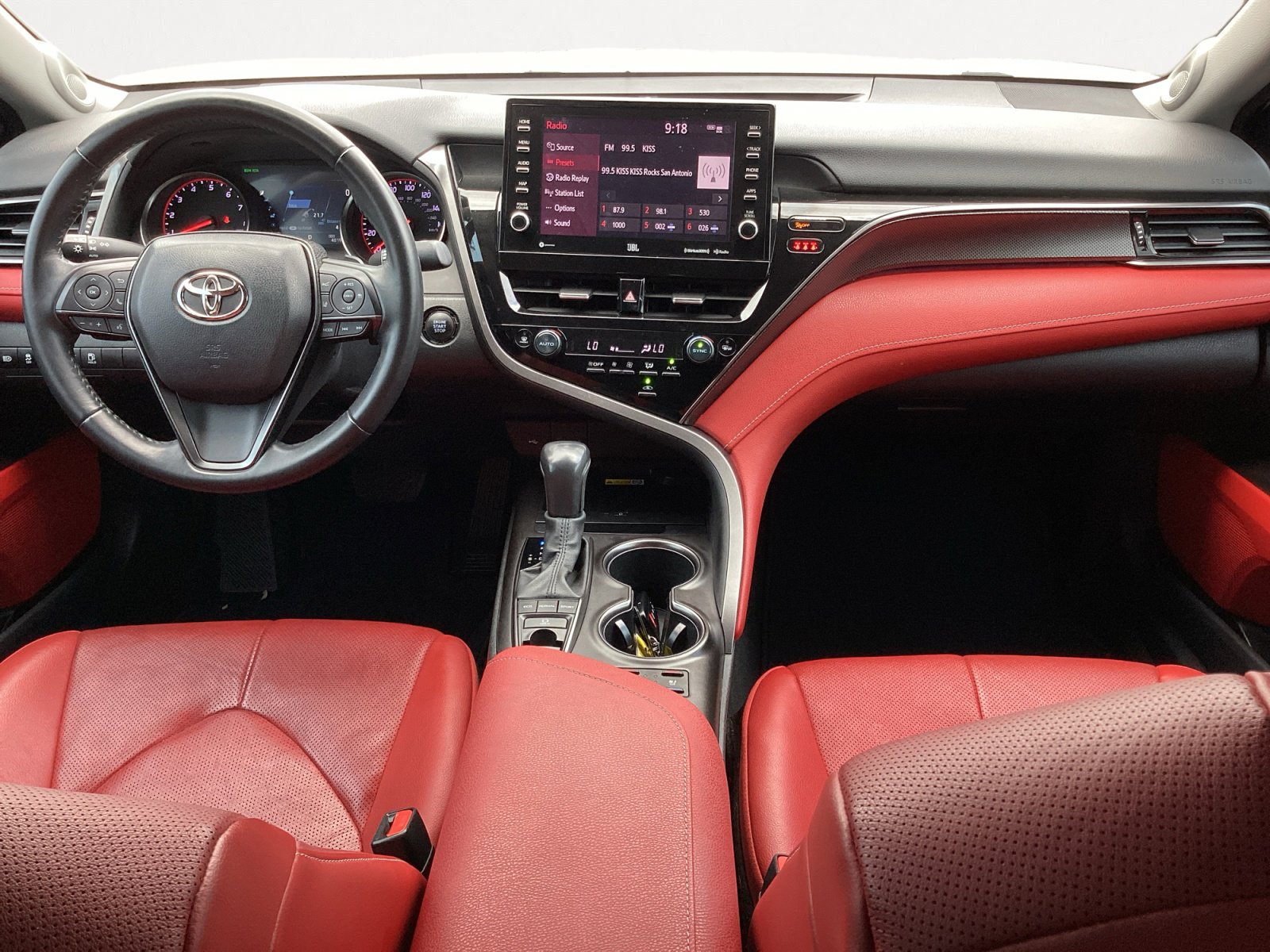 Used 2022 Toyota Camry XSE w/ Navigation Package image 4