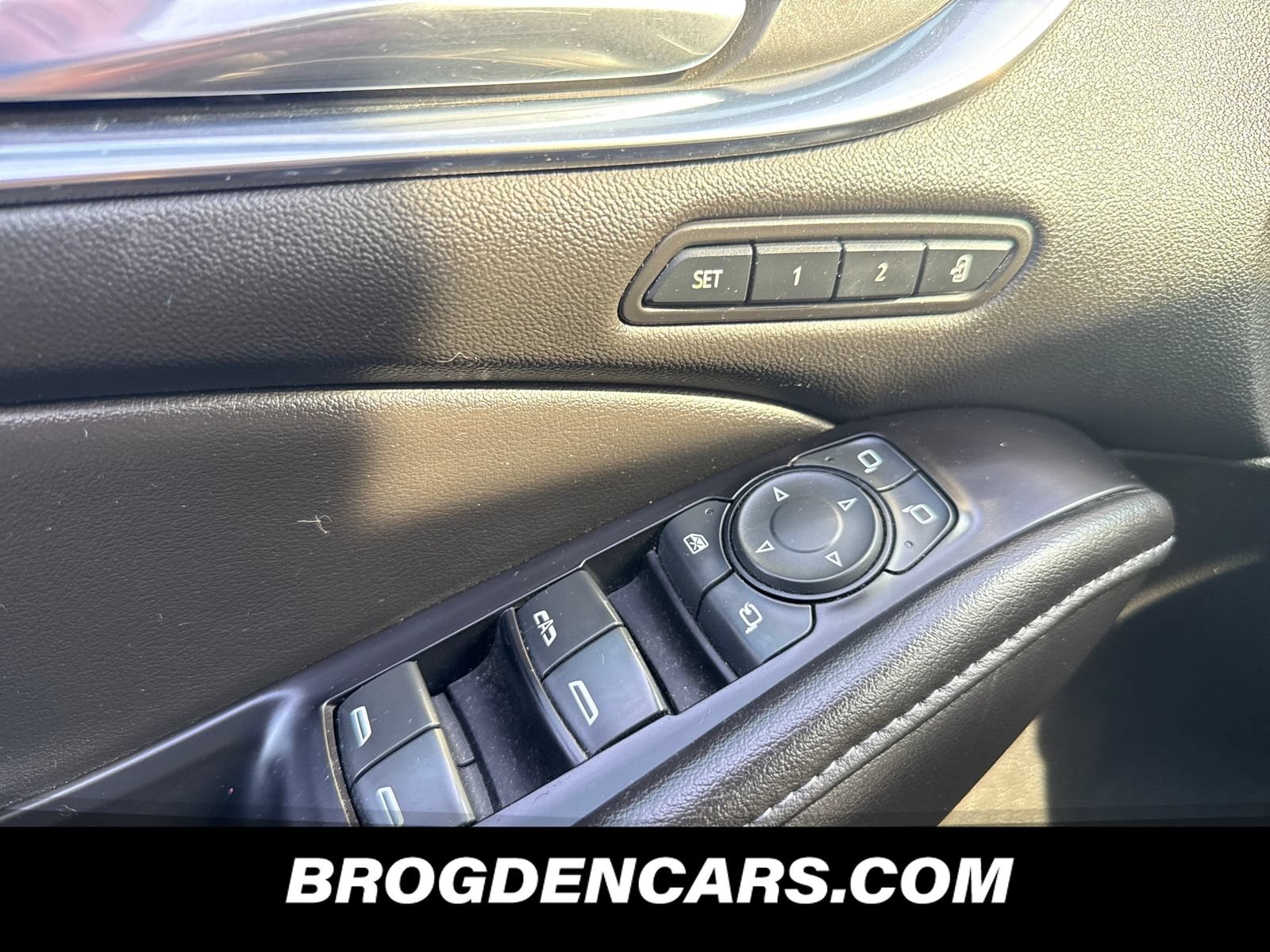 Used 2020 Buick Enclave Avenir w/ Avenir Technology Package AWD/4WD image 10