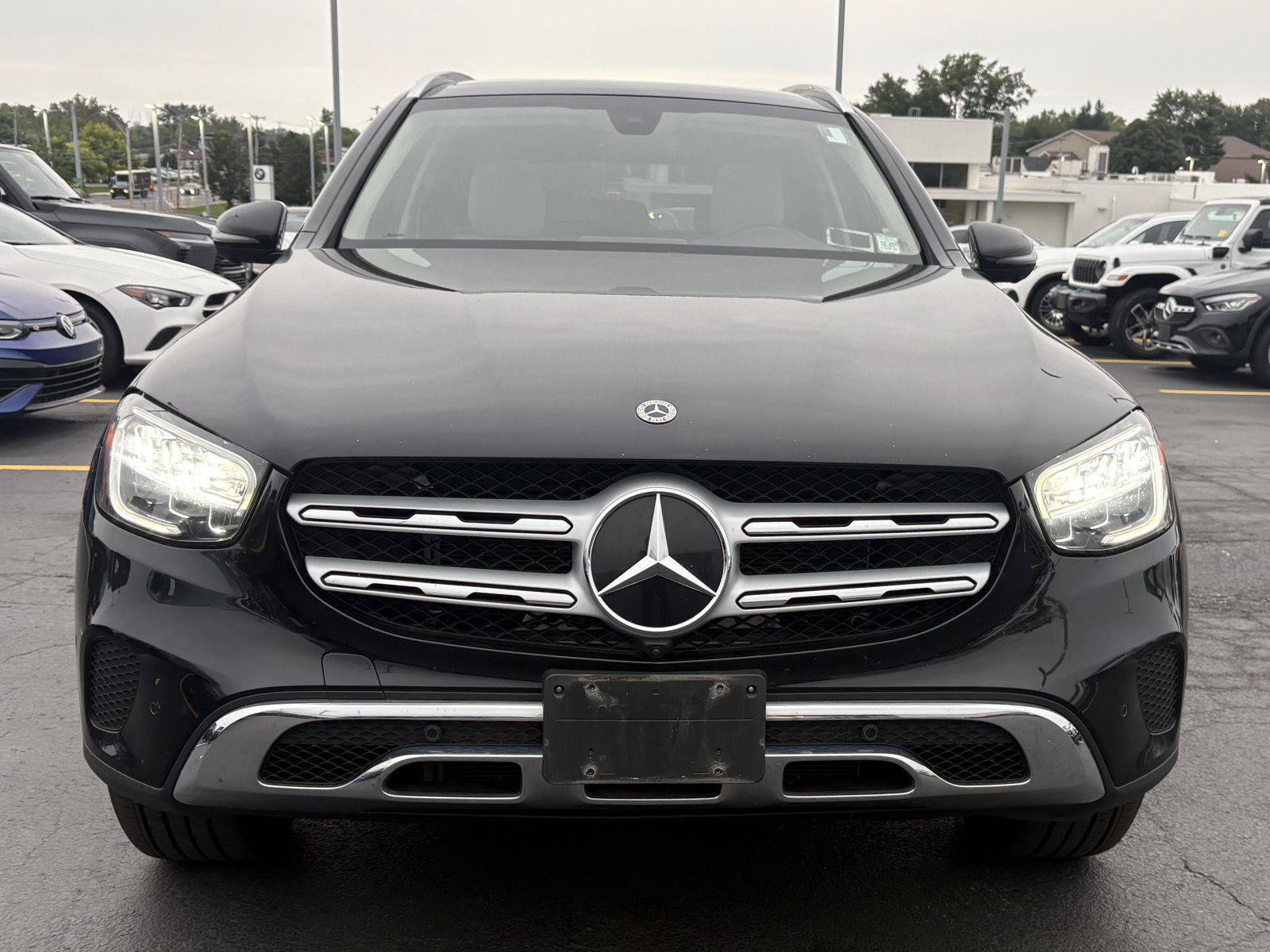 Used 2021 Mercedes-Benz GLC 300 4MATIC image 2
