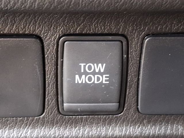 Used 2018 Nissan Pathfinder SV image 24