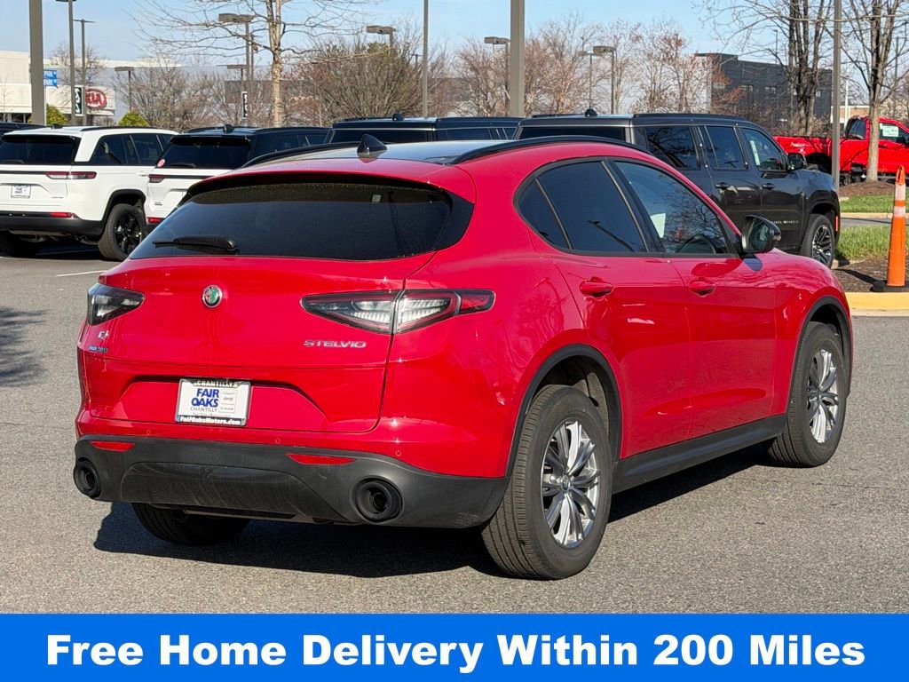Used 2024 Alfa Romeo Stelvio Sprint image 5
