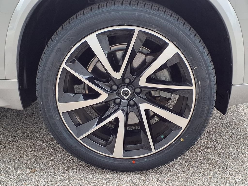 Certified 2023 Volvo XC90 B5 Plus w/ Protection Package AWD/4WD image 6