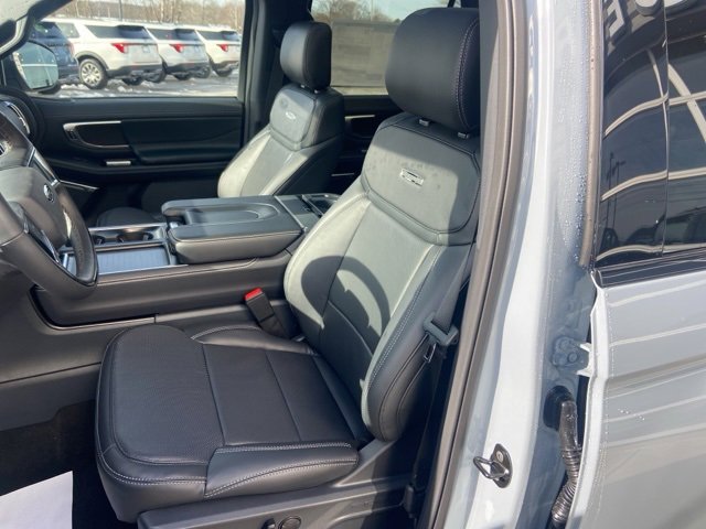 New 2025 Ford Expedition Platinum w/ Stealth Performance Package image 7