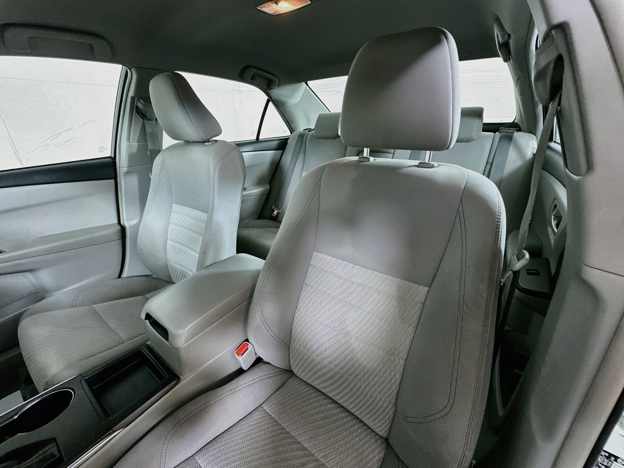 Used 2016 Toyota Camry LE FWD image 19