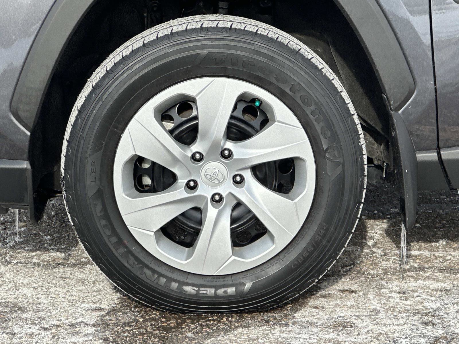 Used 2020 Toyota RAV4 LE image 10