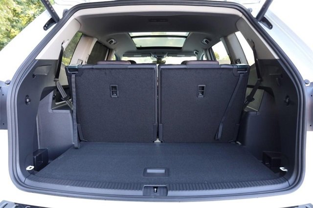 New 2026 Volkswagen Atlas Peak Edition image 9